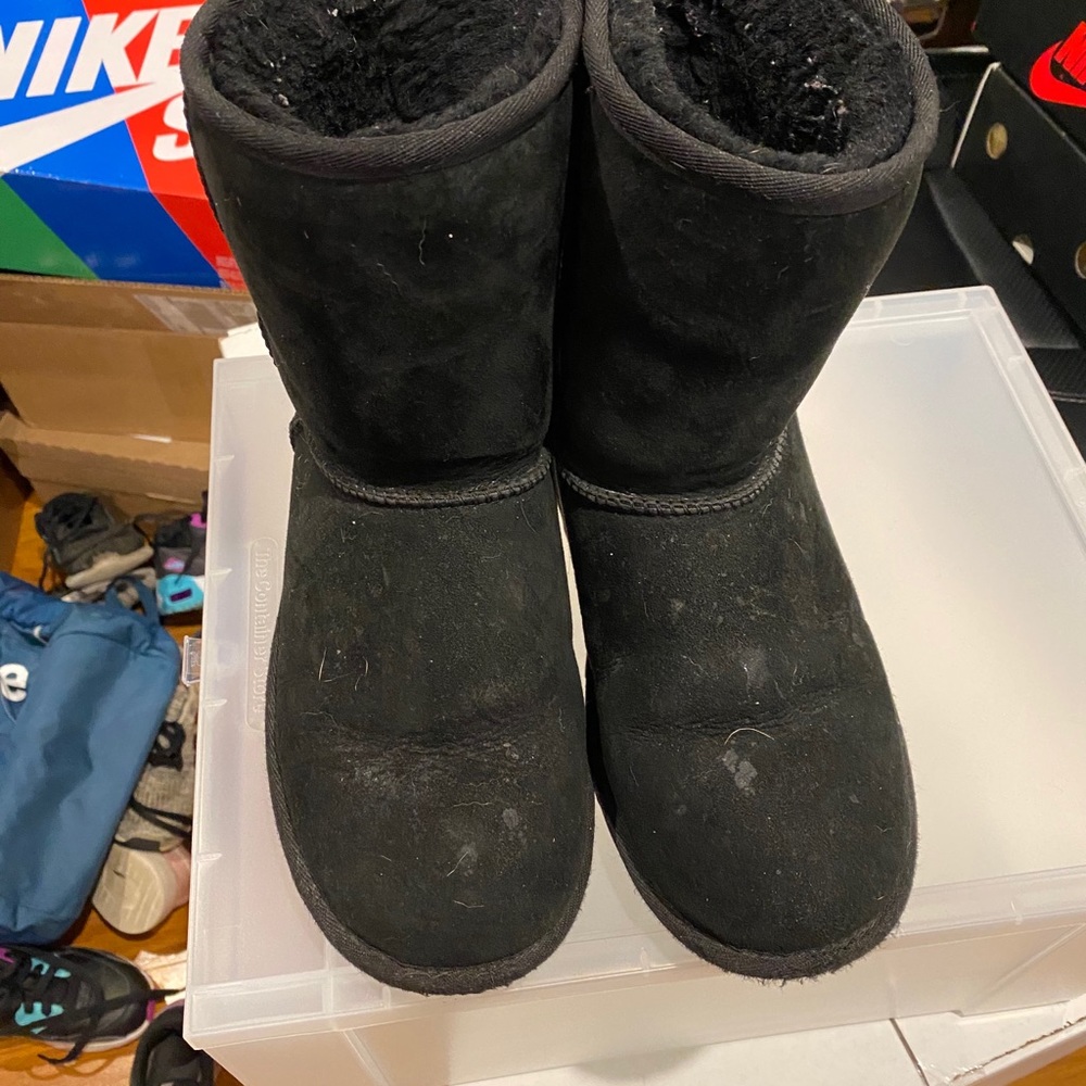 Ugh boots size 6